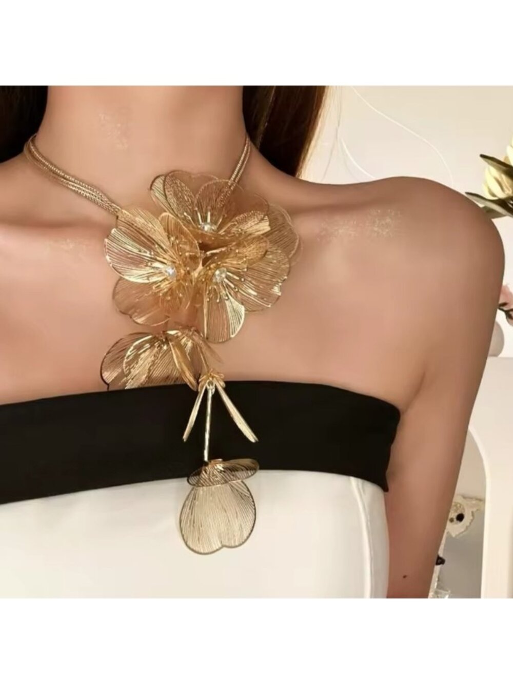 Zara Kate Middleton Famous Cascading Floral Necklace